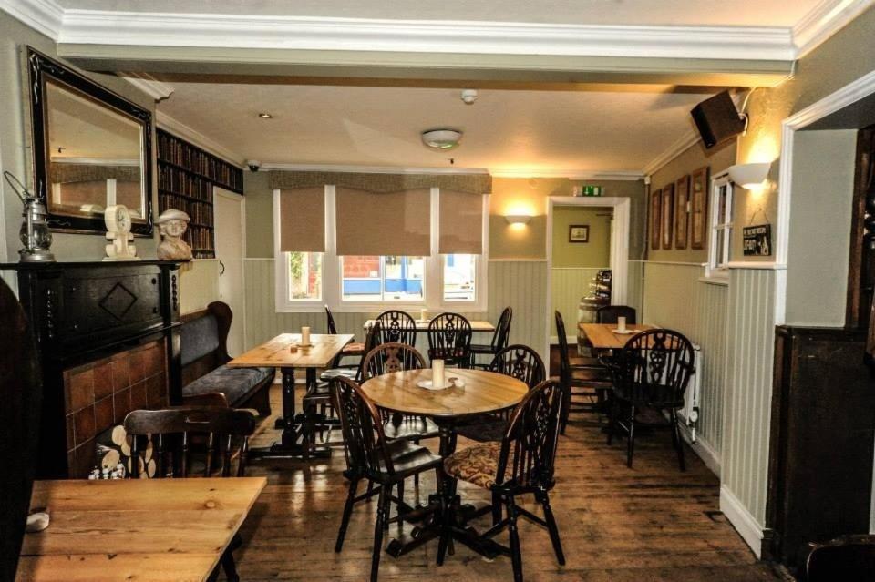 The Carpenter'S Arms Hotel Cambridge  Esterno foto